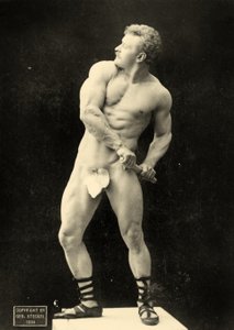 Eugen Sandow kılıcını çekiyor, klasik antik Greko-Romen pozu, 1894 dolayları